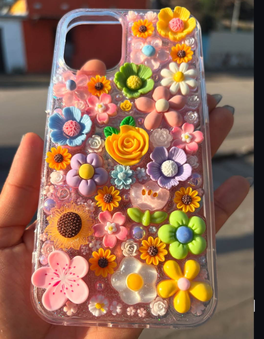 FUNDAS CON RESINA Y CHARMS