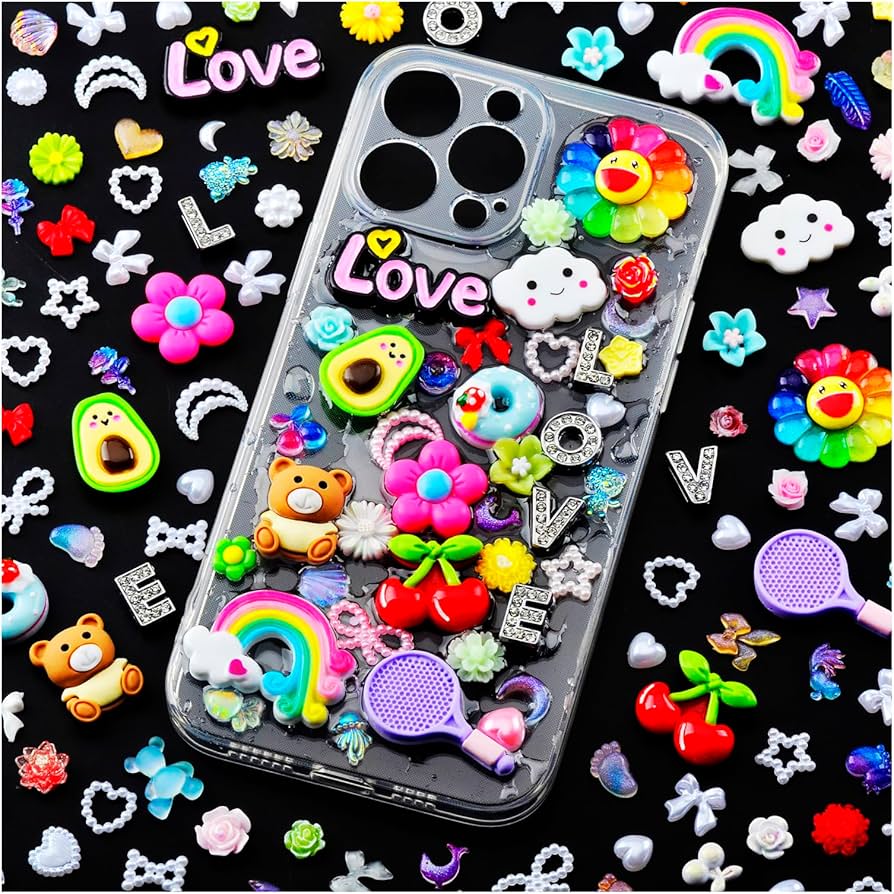 FUNDAS CON RESINA Y CHARMS